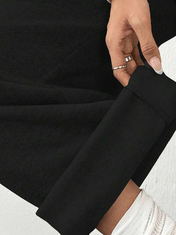 Black Multi-Pocket Wide-Leg Cargo Trousers